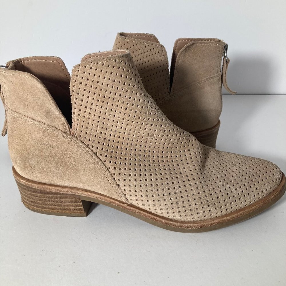Womens Dolce Vita Perforated Suede Ankle Booties Tan 6